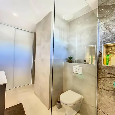 Neuf T2 Pour 4 Personnes Dans Avec Piscine *