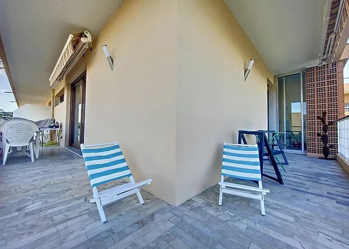 Neuf T2 Pour 4 Personnes Dans Avec Piscine * Сент-Максім