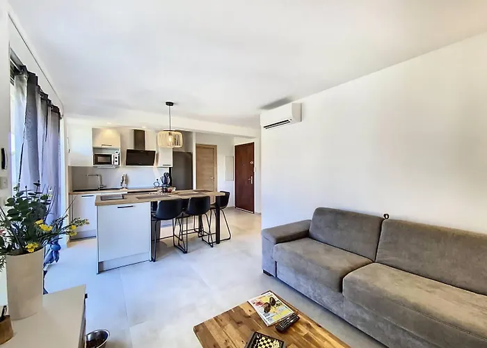 Apartamento Neuf T2 Pour 4 Personnes Dans Avec Piscine Sainte-Maxime